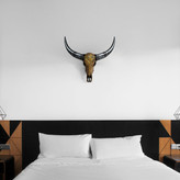 دیوارکوب جمجمه گاو شاخدار