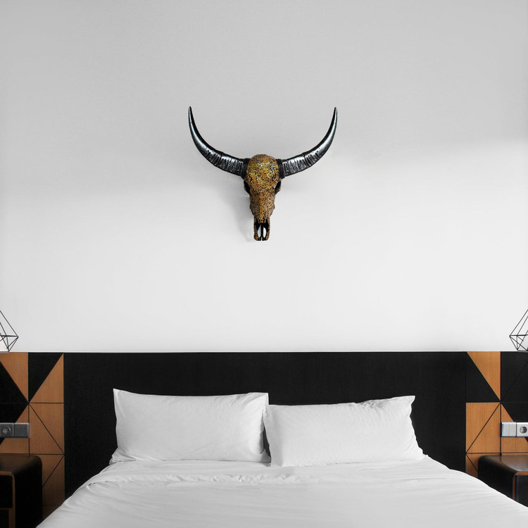 دیوارکوب جمجمه گاو شاخدار