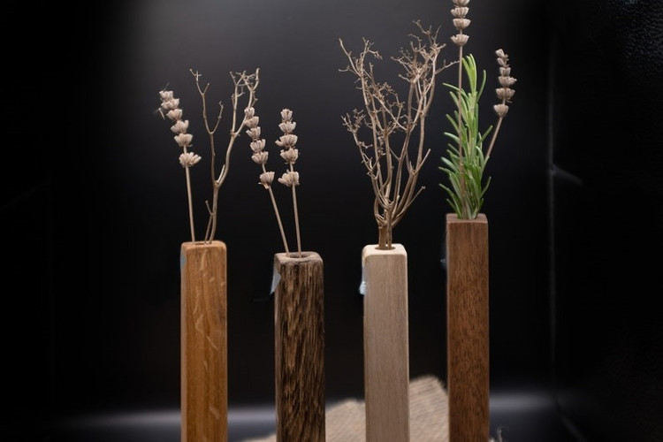 گلدان چوبی دستساز با طراحی مینیمال