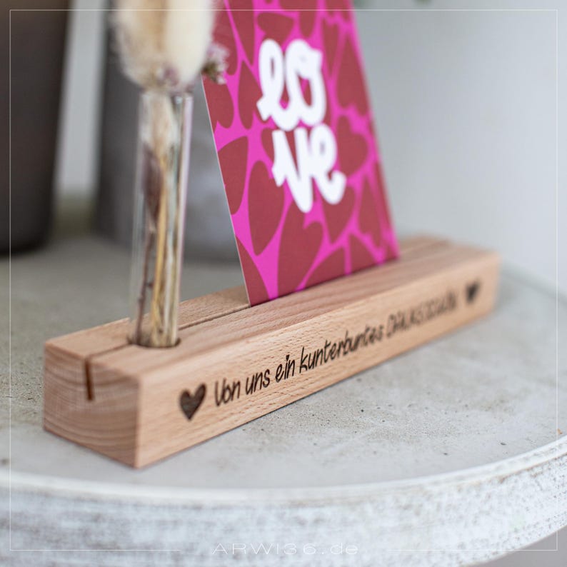 نمای نزدیک از بافت چوب طبیعی استند عکس