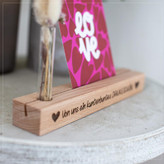 نمای نزدیک از بافت چوب طبیعی استند عکس