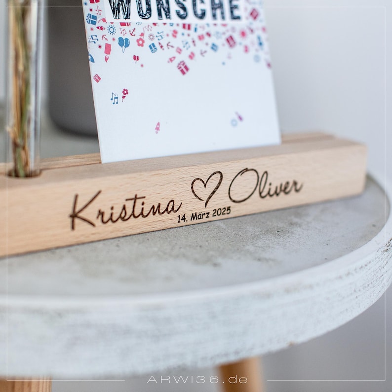 هدیه خاص با استند چوبی عکس عاشقانه