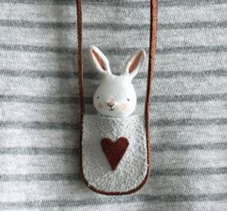 آویز فانتزی ماشین خرگوشی