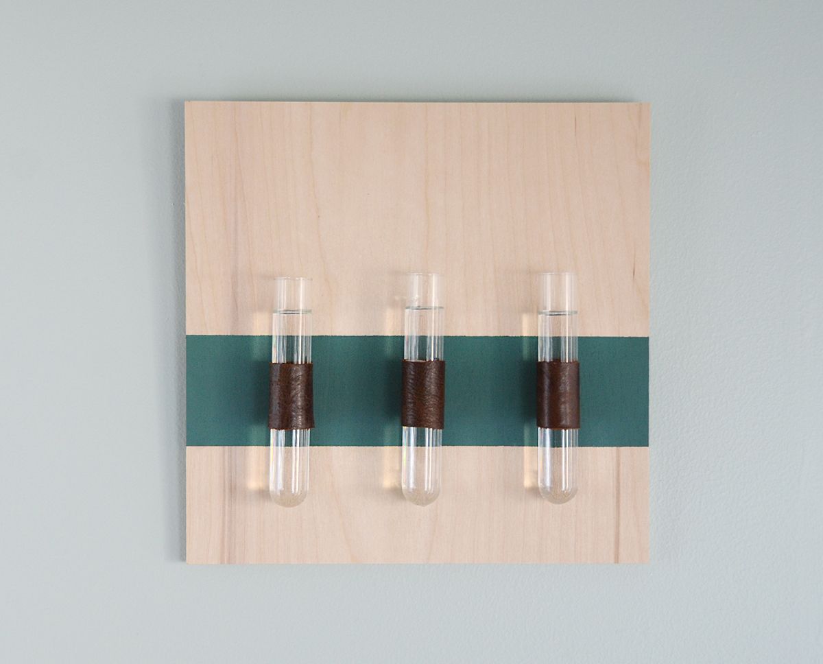 نور و شفافیت در خدمت زیبایی: با نور طبیعی که از شیشه عبور می‌کند، صحنه‌ای آرام و دل‌پذیر خلق می‌شود حتی در فضای بسته