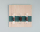 نور و شفافیت در خدمت زیبایی: با نور طبیعی که از شیشه عبور میکند، صحنهای آرام و دلپذیر خلق میشود حتی در فضای بسته