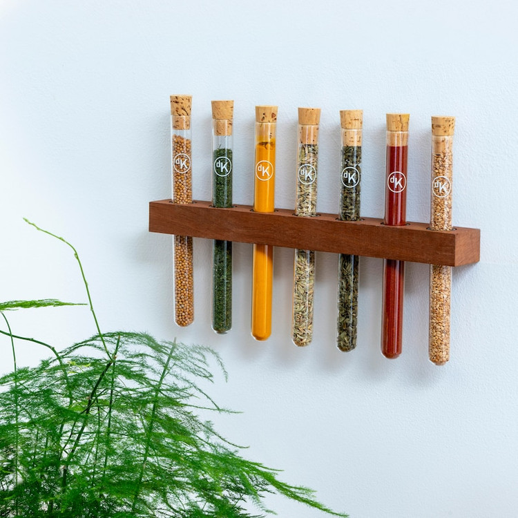 جا ادویه شیشهای و چوبی طرح لوله آزمایشگاهی، مدرن و دکوراتیو مناسب آشپزخانه و کافه