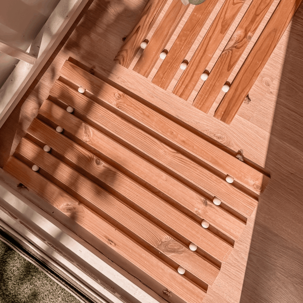 پادری چوبی با مهره