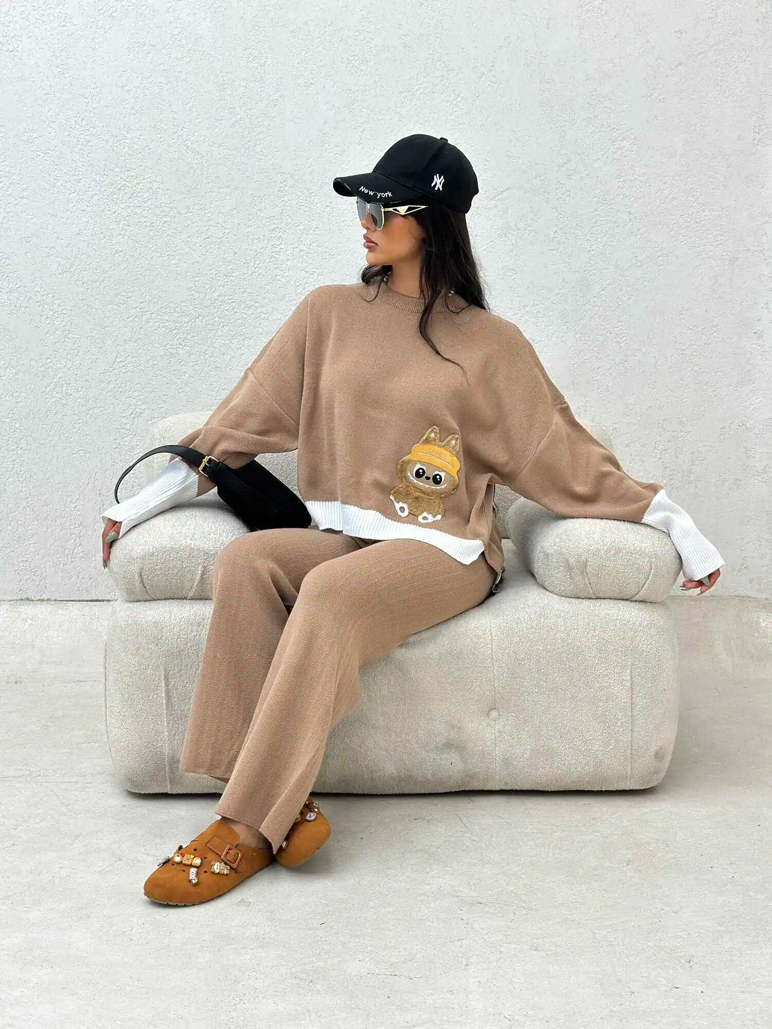 دو تیکه بافت بلوز شلوار فری سایز لبوبو زنانه نسکافه ای