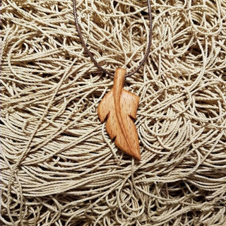 گردنبند چوبی
