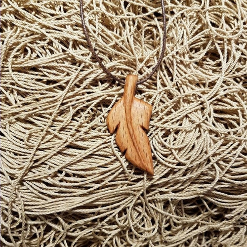 گردنبند چوبی