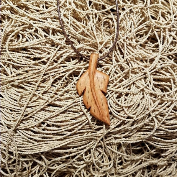 گردنبند چوبی